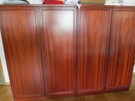 Mahagóni komód 132 x 185 x 60 cm (300 Ron)/ Elkelt